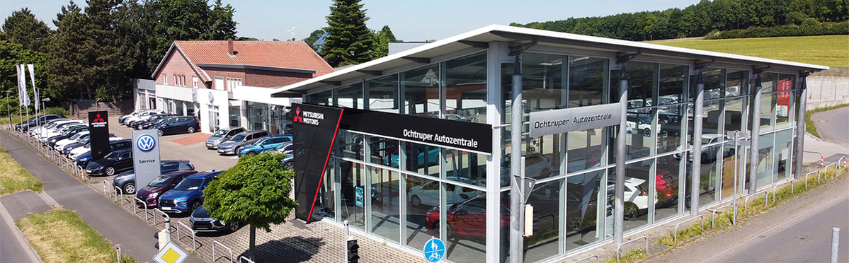 Außenansicht Autohaus Röttering mit Gelände